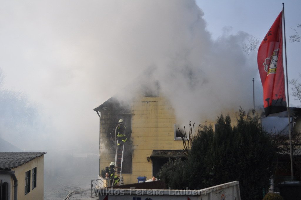 Haus komplett ausgebrannt Leverkusen P22.JPG